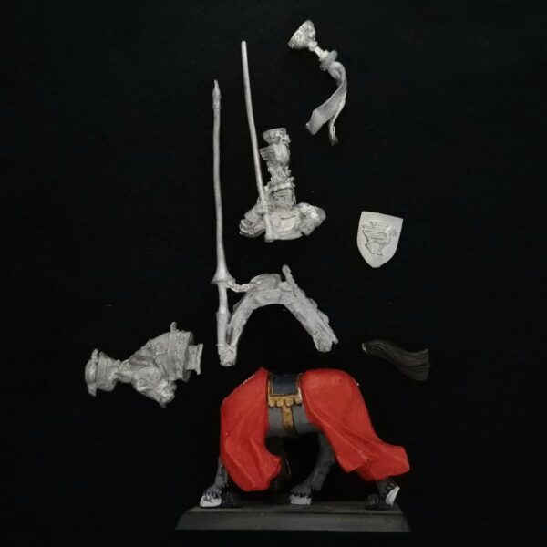 Bretonnia Grail Knight Standard Bearer