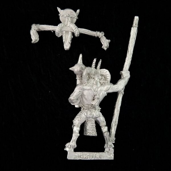 Beasts of Chaos Beastmen Standard Bearer