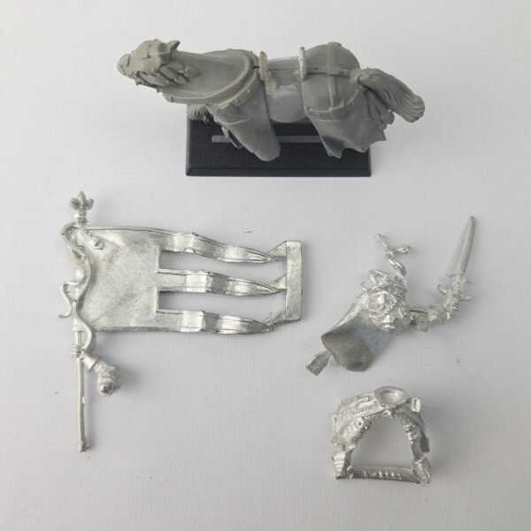 Bretonnian Limited Edition Army Standard Bearer