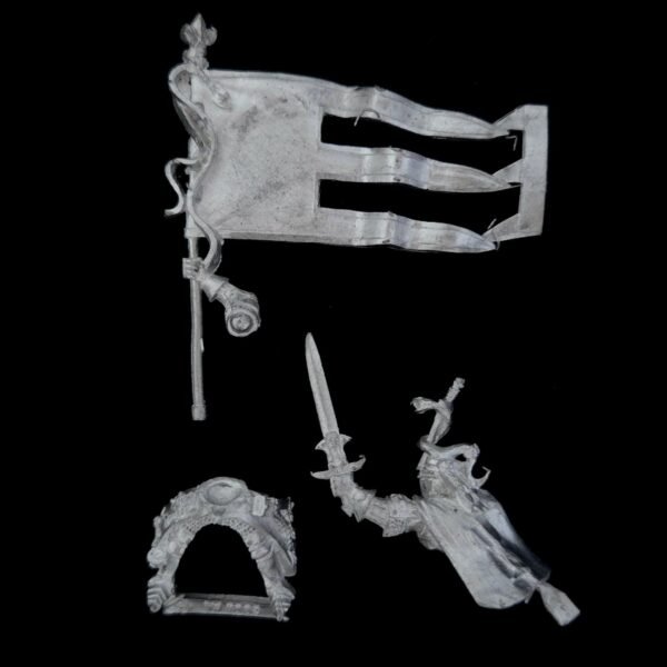 Bretonnian Limited Edition Army Standard Bearer