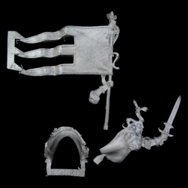 Bretonnian Limited Edition Army Standard Bearer