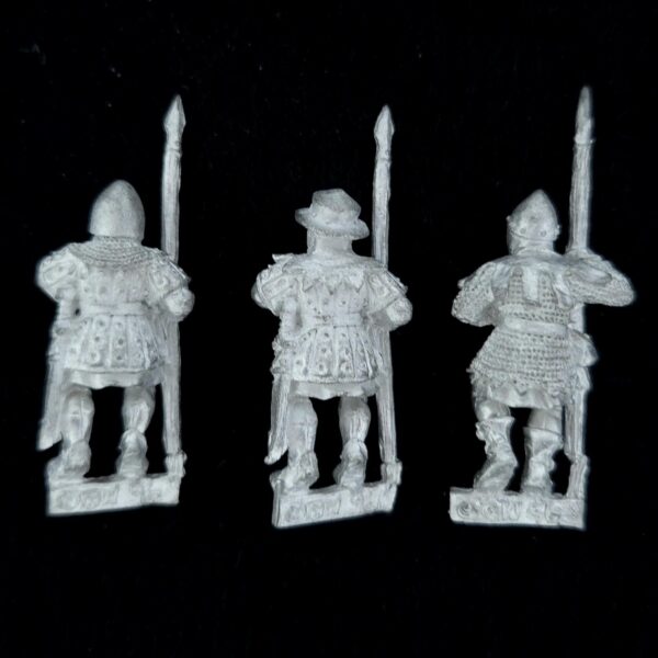 Bretonnia Men at Arms with Spears