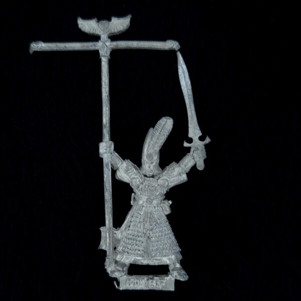 High Elves Standard Bearer