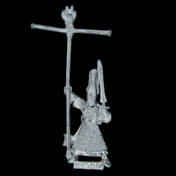 High Elves Standard Bearer