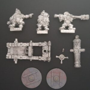 A photo of a 5th editon Dwarf Cannon and Crew Warhammer miniature