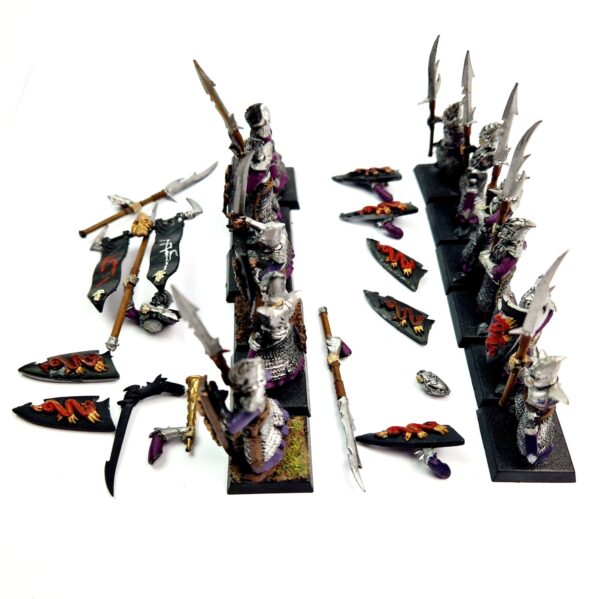 A photo of 6th edition Dark Elves Spearmen Warhammer miniatures
