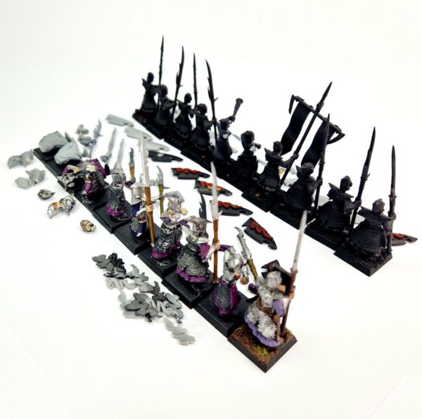 A photo of 6th edition Dark Elves Spearmen Warhammer miniatures