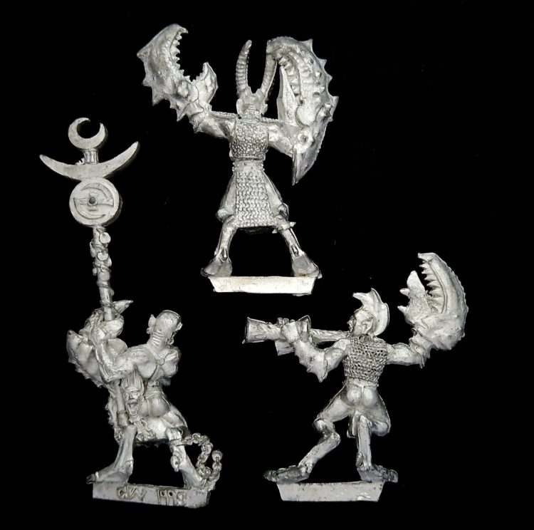 A photo of 5th edition Chaos Daemonettes of Slaanesh Command Warhammer miniatures