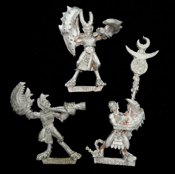 A photo of 5th edition Chaos Daemonettes of Slaanesh Command Warhammer miniatures