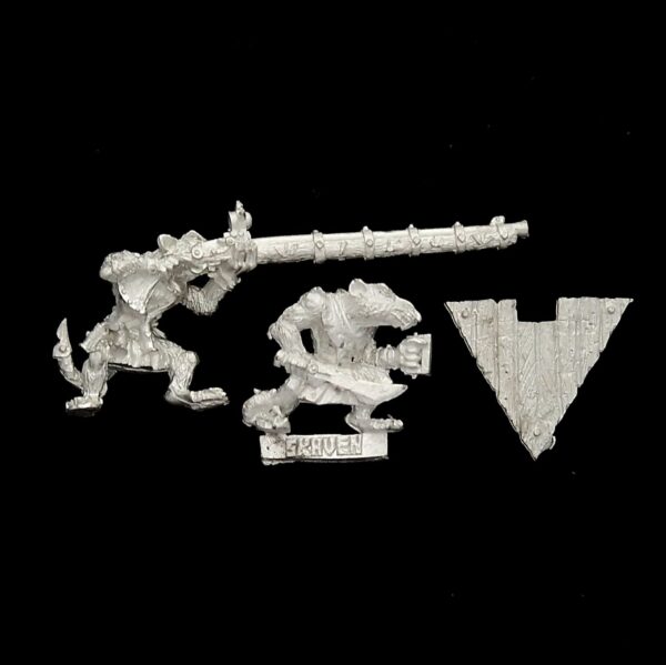 A photo of a 6th edition Skaven Warplock Jezzails Warhammer miniature