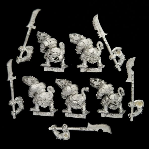 A photo of 6th edition Skaven Stormvermin Warhammer miniatures