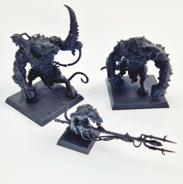A photo of 8th edition Skaven Island of Blood Rat Ogres and Master Moulder Warhammer miniatures