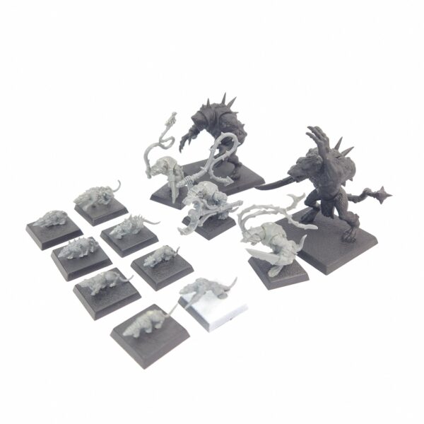 A photo of 6th edition Skaven Rat Ogres, Giant Rats and Packmasters Warhammer miniatures