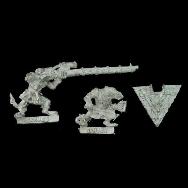 A photo of a Skaven Warplock Jezzails Warhammer miniature
