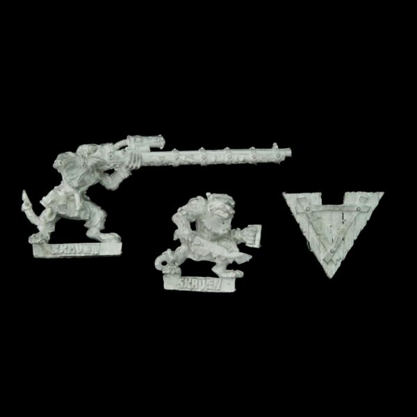 A photo of a Skaven Warplock Jezzails Warhammer miniature