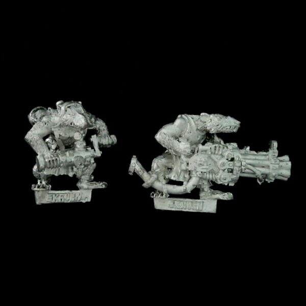 A photo of a Skaven Ratling Gun Warhammer miniature