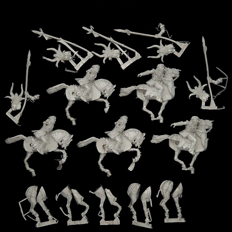 A photo of Serpent Horde Serpent Riders Warhammer miniatures