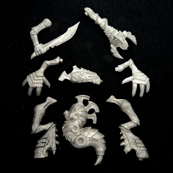 A photo of a Tyranids Warrior Warhammer miniature