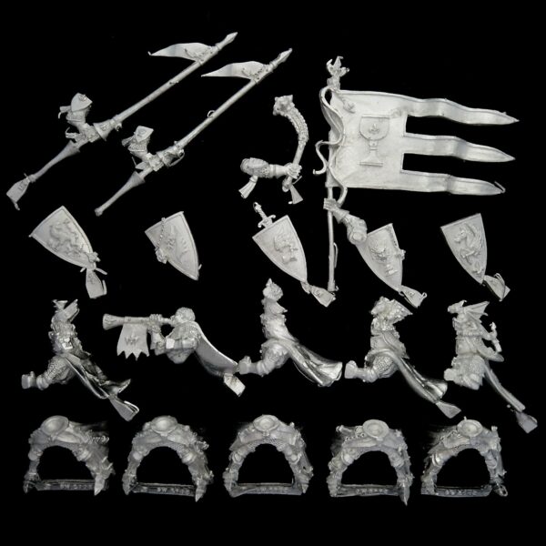 A photo of Bretonnia Grail Knights Warhammer Miniatures