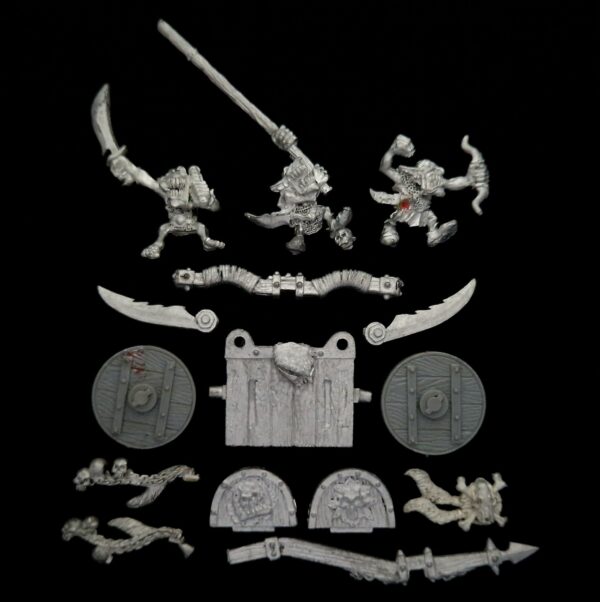 A photo of a Orcs and Goblins Goblin Wolf Chariot Warhammer miniature