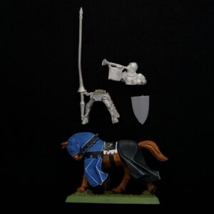 A photo of a Bretonnia Knight of the Realm Musician Warhammer miniature