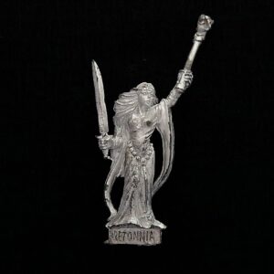 A photo of a Bretonnia Sorceress Warhammer miniature