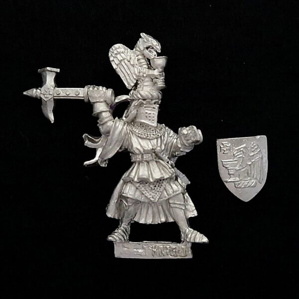 A photo of a Bretonnian Grail Knight Hero on Foot Warhammer miniature
