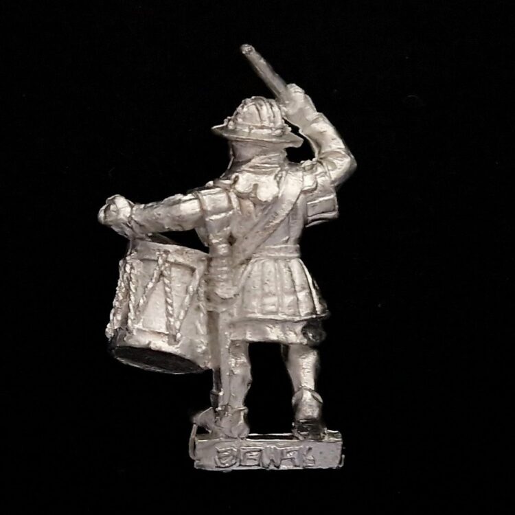 A photo of a Bretonnia Men at Arms Halbediers Musician Warhammer miniature