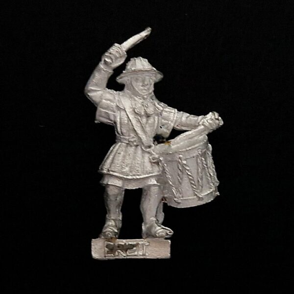 A photo of a Bretonnia Men at Arms Halbediers Musician Warhammer miniature