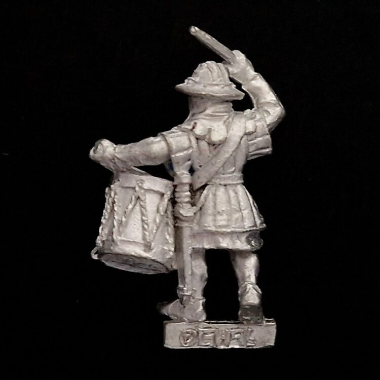 A photo of a Bretonnia Men at Arms Halbediers Musician Warhammer miniature