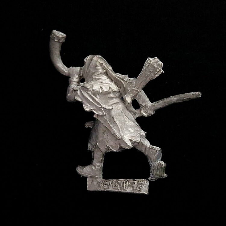 A photo of a Bretonnia Squires with Bows Musician Warhammer miniature