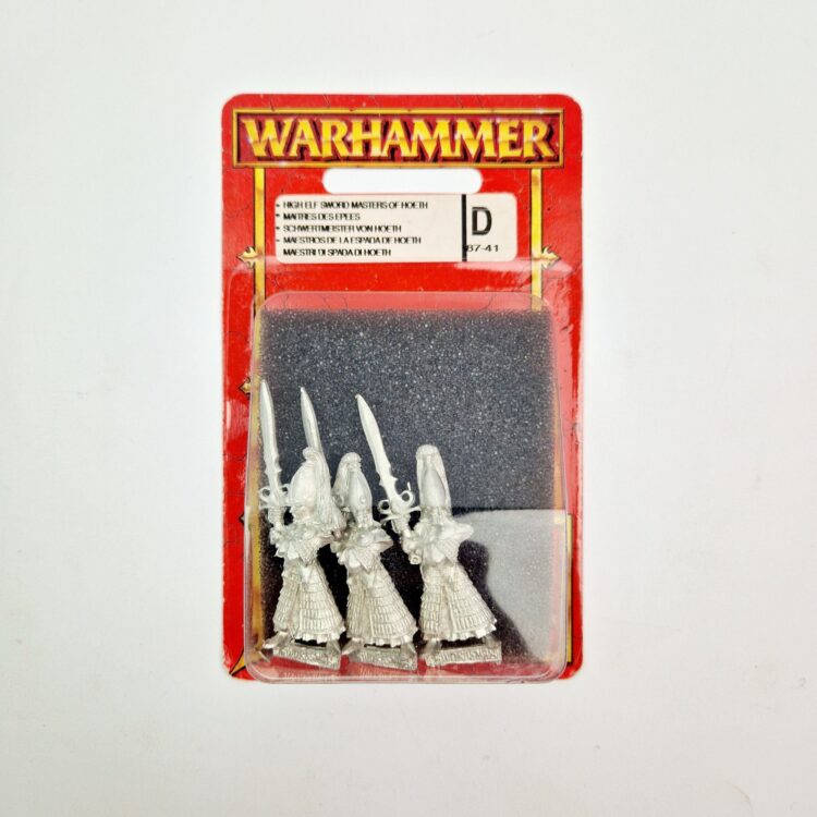 A photo of High Elves Swordmasters of Hoeth Warhammer miniatures