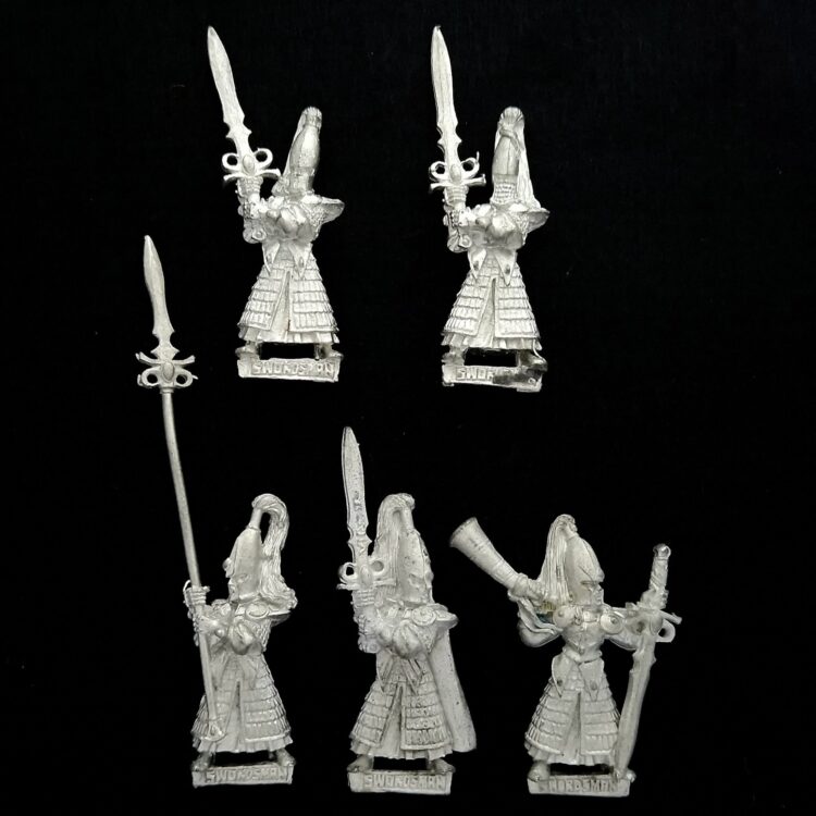 A photo of High Elves Swordmasters of Hoeth Warhammer miniatures