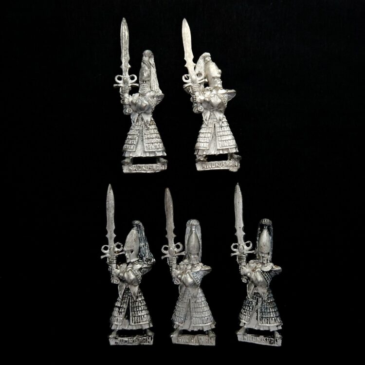 A photo of High Elves Swordmasters of Hoeth Warhammer miniatures