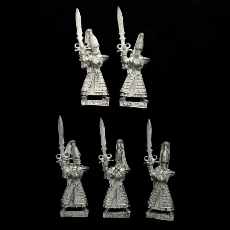 A photo of High Elves Swordmasters of Hoeth Warhammer miniatures