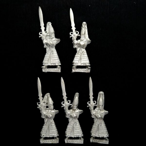 A photo of High Elves Swordmasters of Hoeth Warhammer miniatures