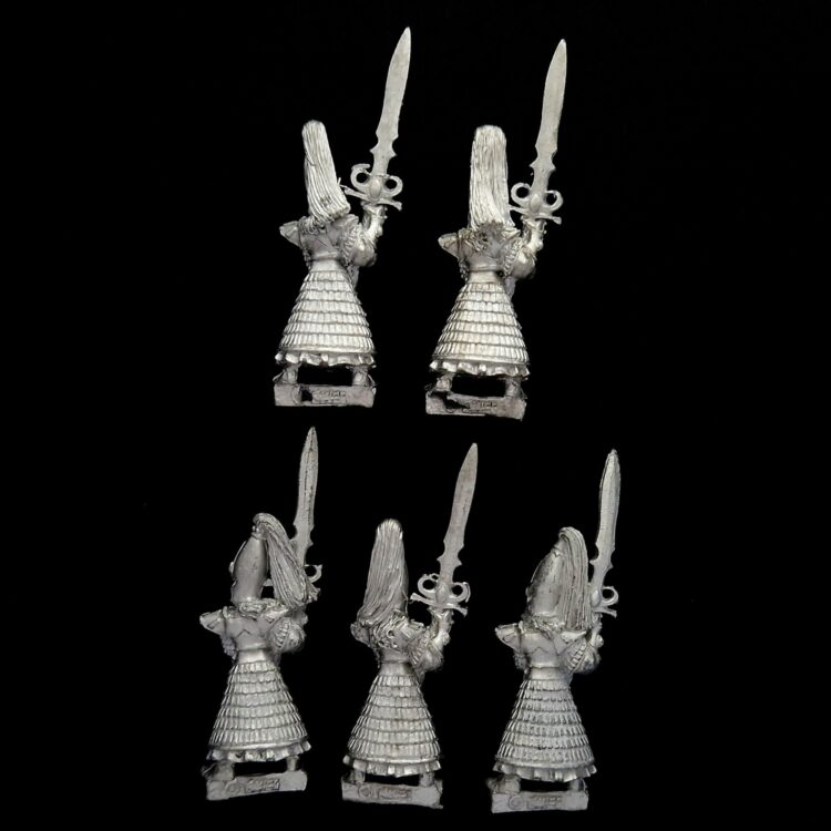 A photo of High Elves Swordmasters of Hoeth Warhammer miniatures