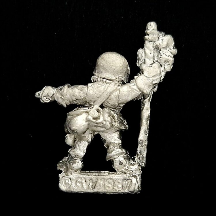 A photo of a Halfling Felix Ratcatcher Warhammer miniature