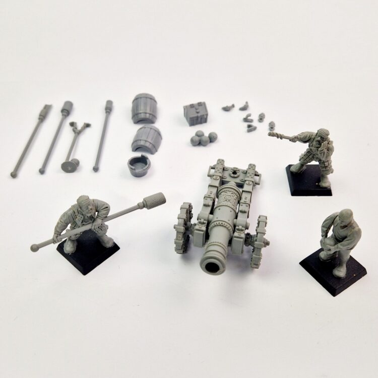 A photo of a The Empire Artillery Warhammer miniature