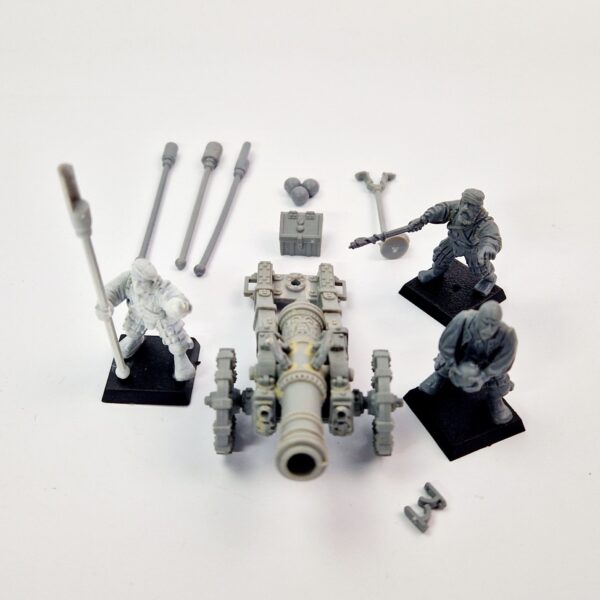 A photo of a The Empire Artillery Warhammer miniature