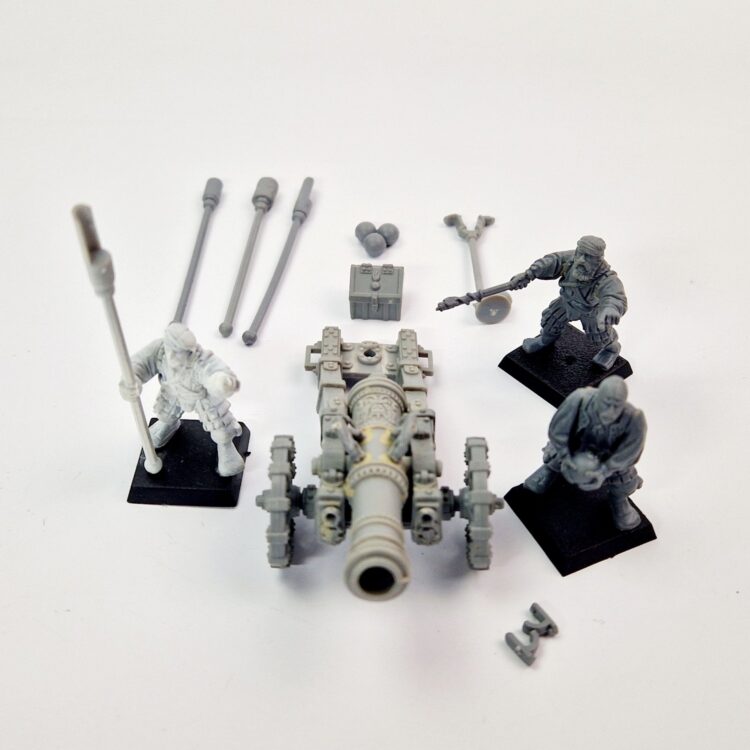 A photo of a The Empire Artillery Warhammer miniature