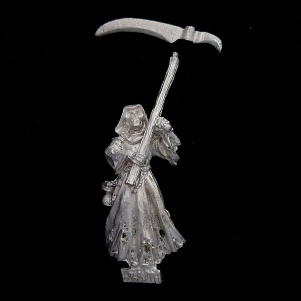 A photo of a Vampire Counts Wraith Warhammer miniature