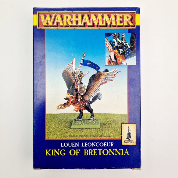 A photo of a Bretonnian King Louen Leoncoeur on Hippogriff Warhammer miniature