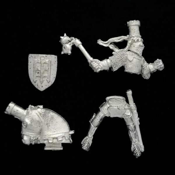 A photo of a Bretonnia Mounted Knight of the Realm Hero Warhammer miniature