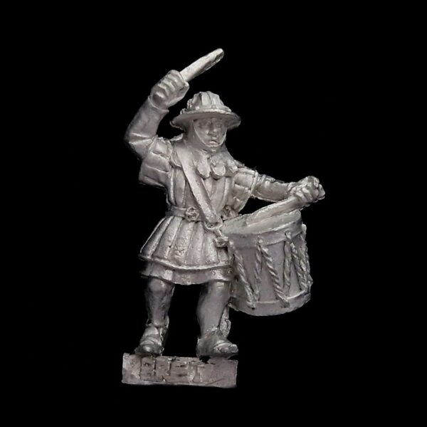 A photo of a Bretonnia Men at Arms Halbediers Musician Warhammer miniature