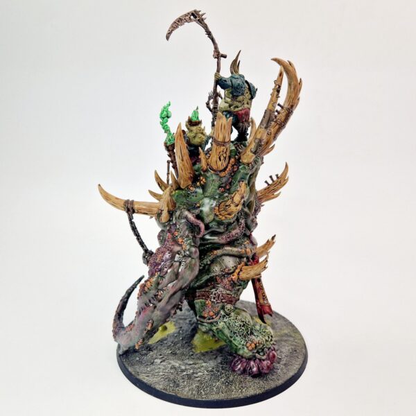 A photo of a Chaos Daemons The Glottkin Warhammer miniature