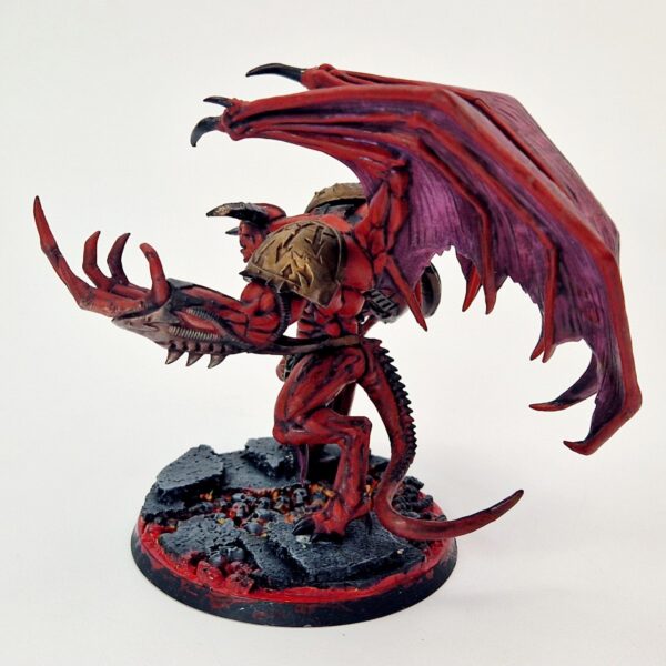 A photo of a Chaos Slaves to Darkness Daemon Prince Warhammer miniature