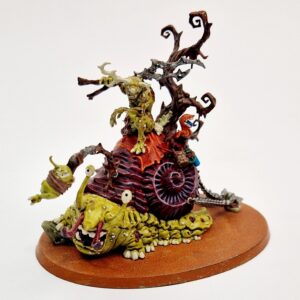 A photo of a Chaos Daemons Horticulous Slimux Warhammer miniature