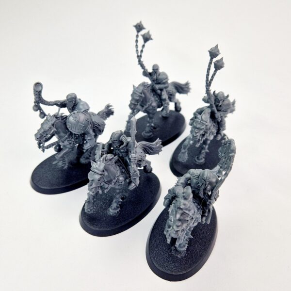 A photo of Chaos Slaves to Darkness Marauder Horsemen Warhammer miniatures