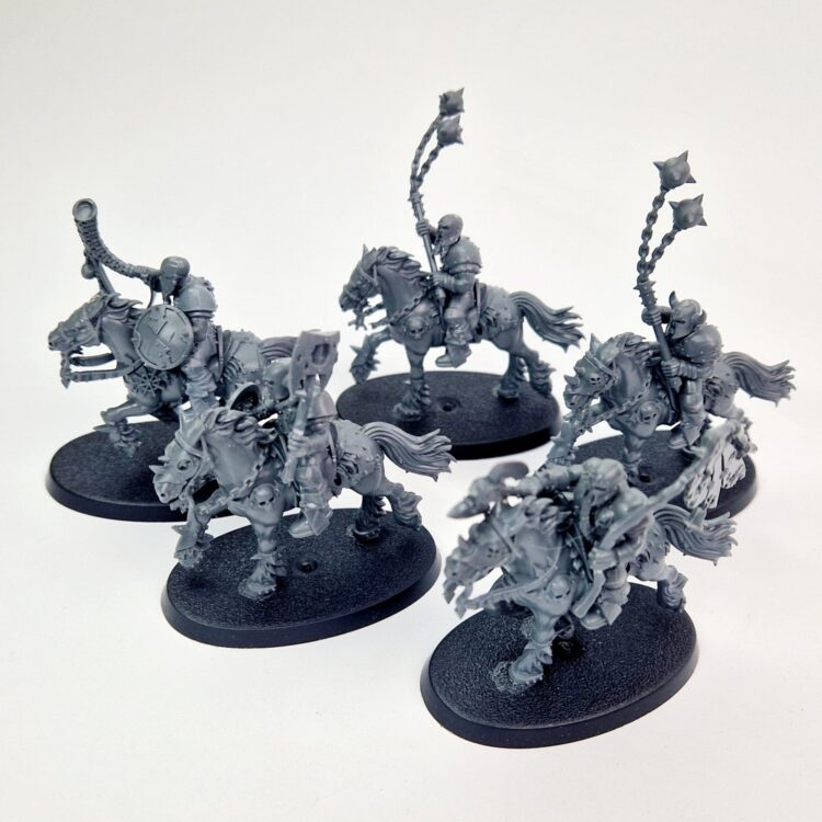 A photo of Chaos Slaves to Darkness Marauder Horsemen Warhammer miniatures